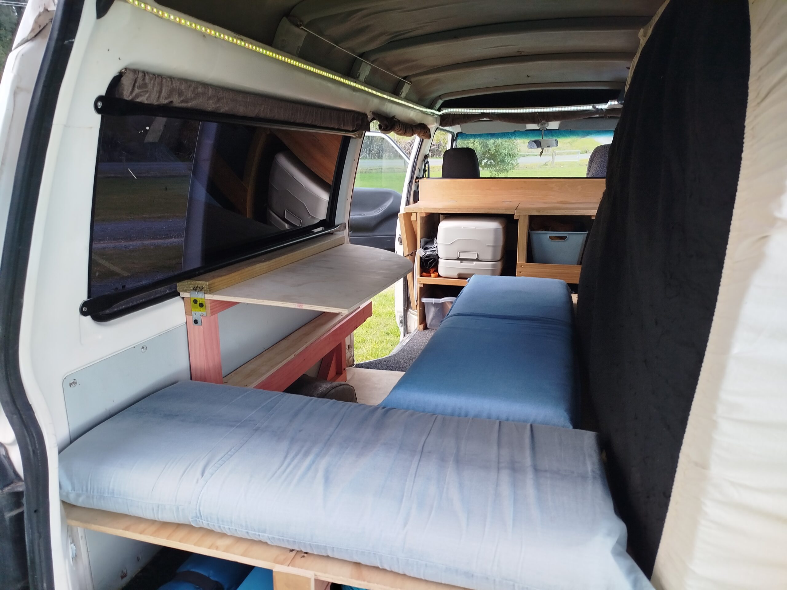 Self contained van – Green sticker