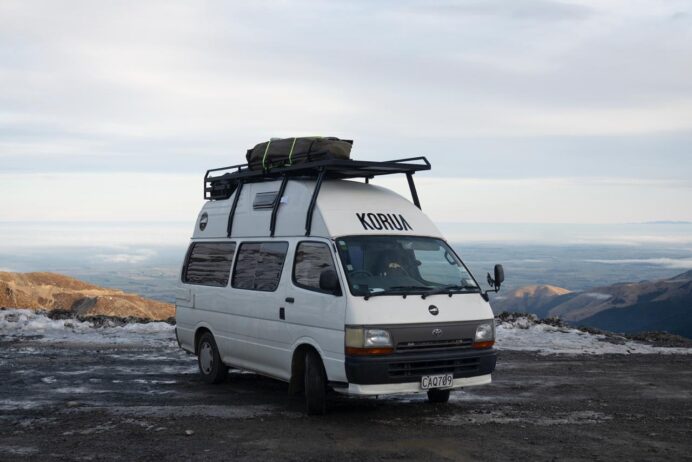 Toyota Hiace 1994 | High Roof | Solar Panel | Roof Rack