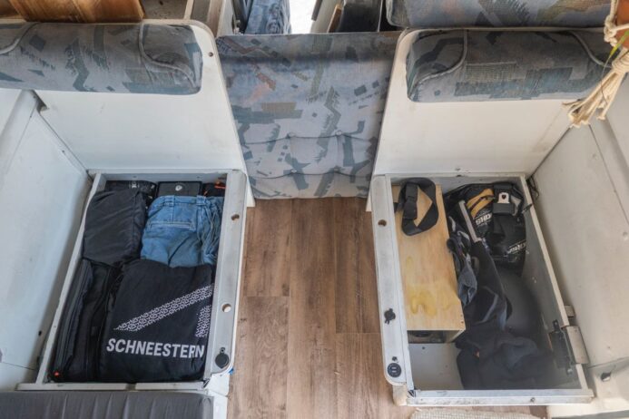 Toyota Hiace 1994 | High Roof | Solar Panel | Roof Rack